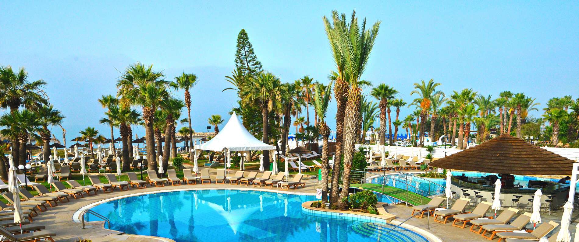 Goldeb Bay Beach Hotel pool - Golden Bay Beach Hotel