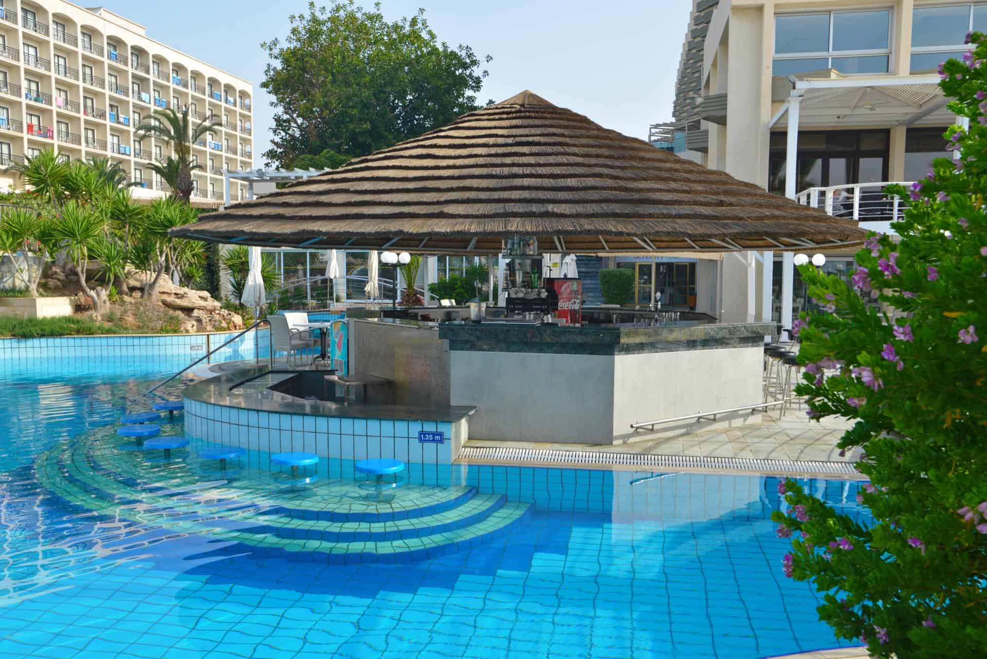 Bay beach hotel. Отель Golden Bay Ларнака. Голден Бич Кипр. Golden Bay Hotel 5*. Отель Golden Beach.